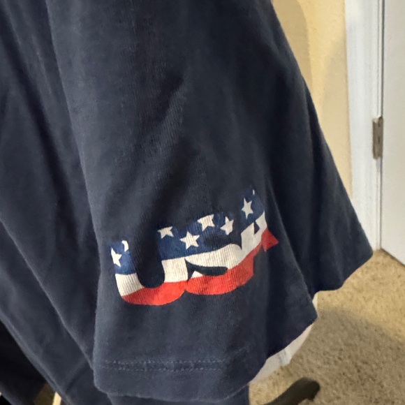 Vineyard Vines Men's Dark Blue Pocket Tee - Picture 7 of 7